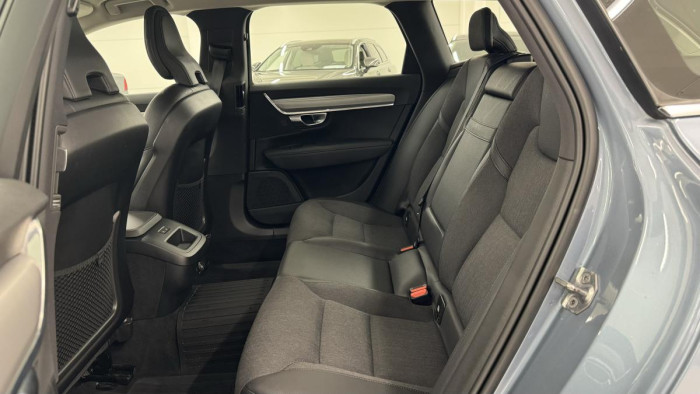 Volvo V90 D4 MOMENTUM AUT REZERVACE 2.0 d Momentum
