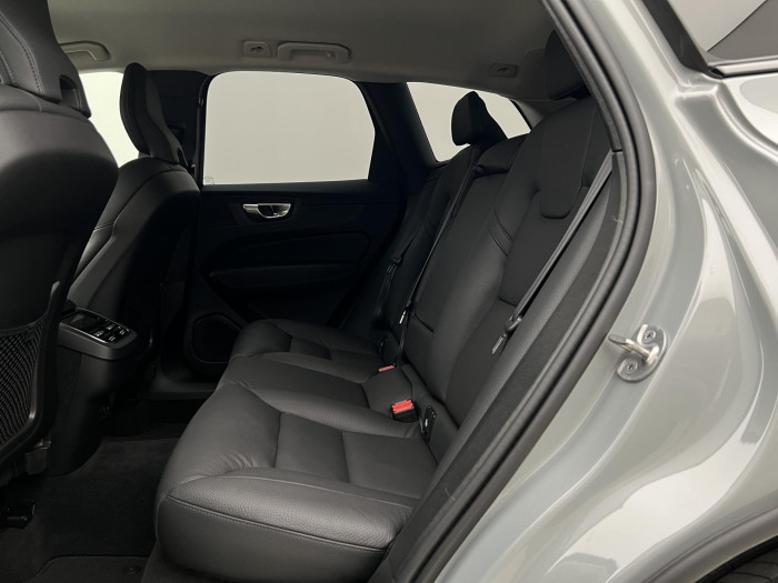 Volvo XC60 B4 AWD PLUS DARK AUT 1.maj.