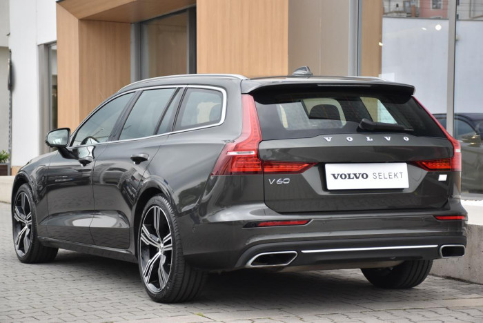 Volvo V60 T8 AWD RECHARGE REZERVACE