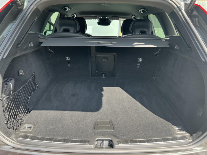 Volvo XC60 T4 R-DESIGN Aut 1.maj.