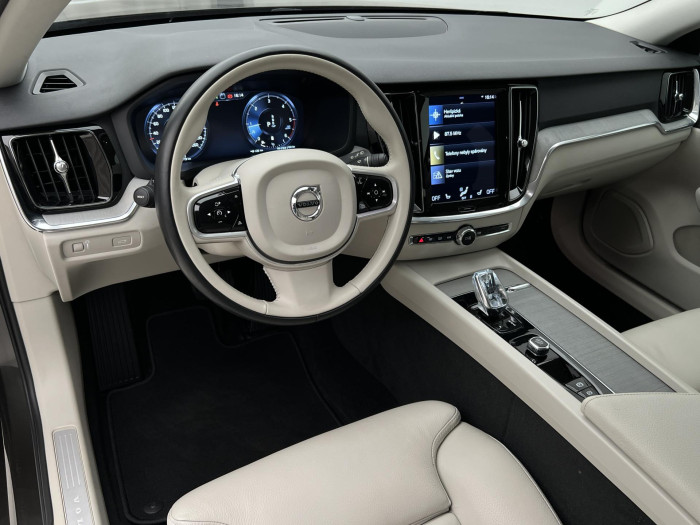 Volvo V60 B4 INSCRIPTION AUT 1.maj.