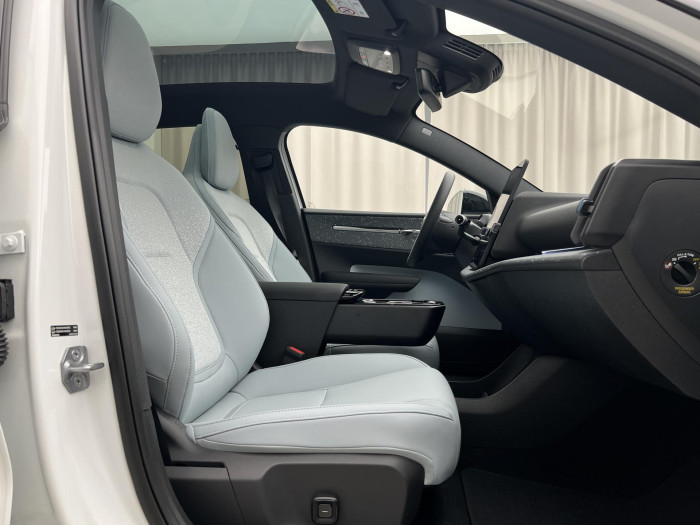 Volvo EX30 PURE ELECTRIC TWIN MOTOR ULTRA
