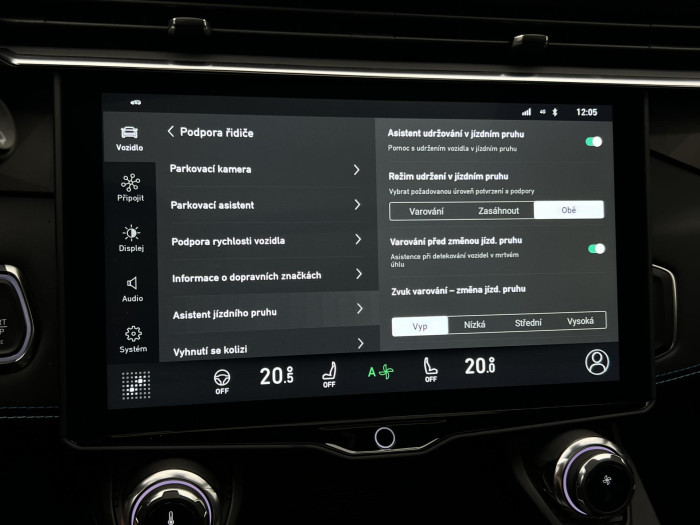 Lynk & Co 01 PHEV DCT AUT 1.maj.