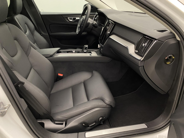 Volvo V60 B4 DARK PLUS AUT REZERVACE