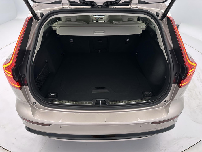 Volvo V60 T6 AWD Plug-in DARK PLUS