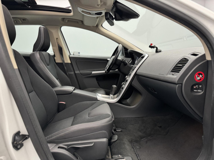 Volvo XC60 D5 AWD MOMENTUM 2.4 d Momentum