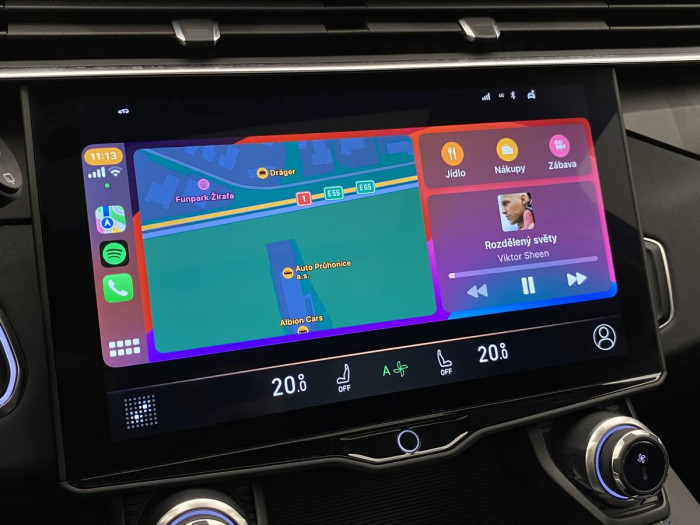 Lynk & Co 01 PHEV DCT AUT 1.maj. REZERVACE