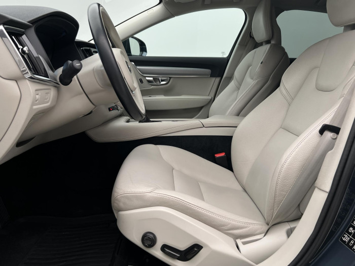 Volvo S90 D4 AWD MOMENTUM AUT CZ 2.0 d Momentum