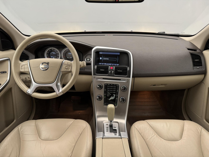Volvo XC60 AWD MOMENTUM 3.2 Momentum