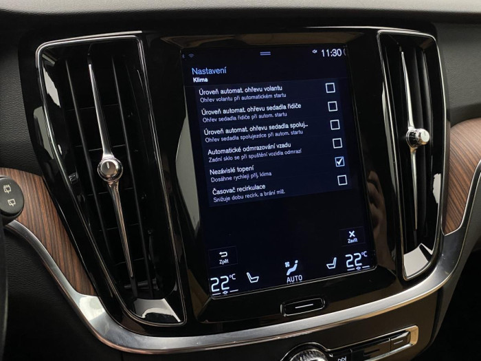 Volvo V60 D3 MOMENTUM NAVIGACE REZERVACE 2.0 d Momentum