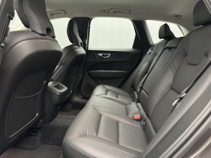 Volvo XC60 B5 AWD PLUS DARK AUT CZ 1.maj.