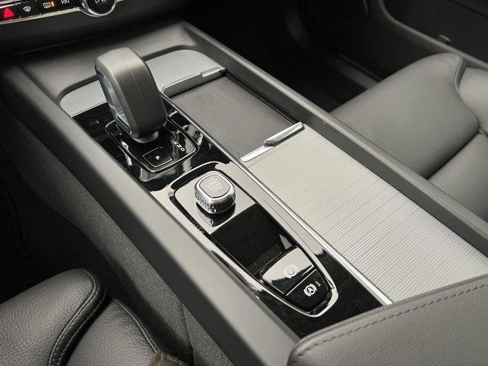 Volvo XC60 T6 AWD RECHARGE ULTRA BRIGHT