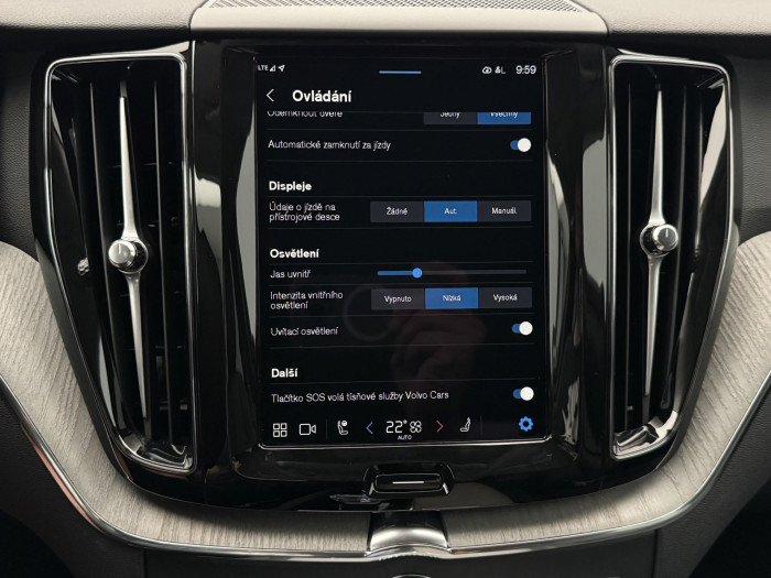 Volvo XC60 B5 AWD PLUS DARK AUT REZERVACE