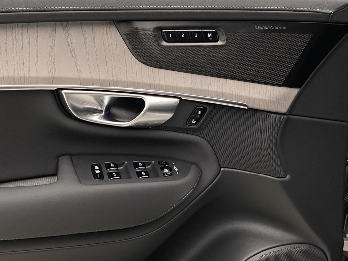 Volvo XC90 B5 AWD DARK PLUS AUT CZ 7míst