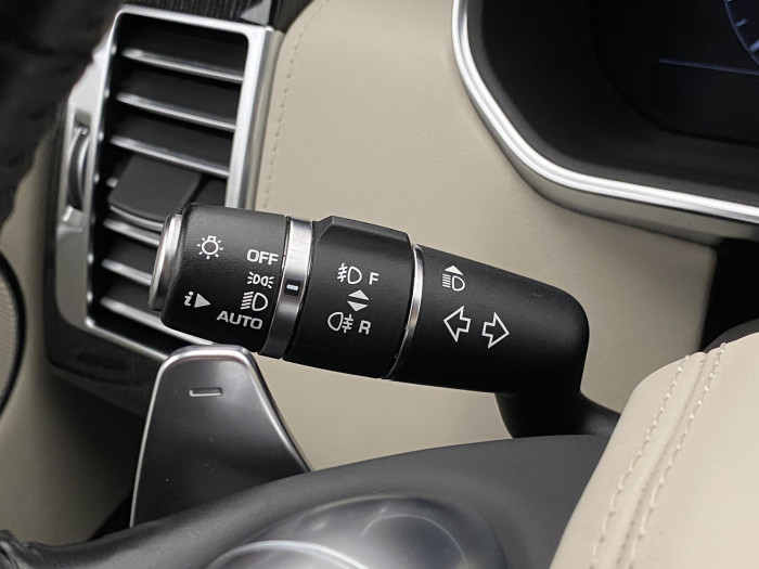 Land Rover Range Rover SDV8 AWD REZERVACE