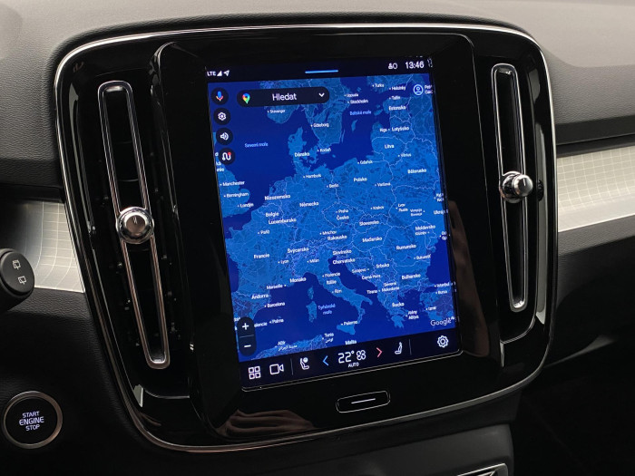 Volvo XC40 B3 DARK PLUS AUT CZ