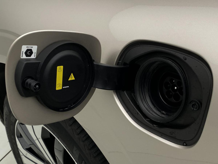 Volvo XC60 T6 AWD AT RECHARGE BRIGHT PLUS 2.0 AT Plus