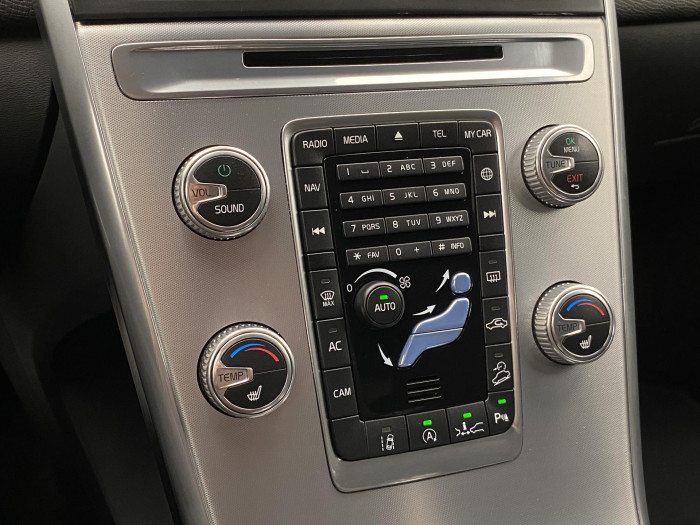 Volvo XC60 D5 AWD MOMENTUM CZ 2.4 d Momentum