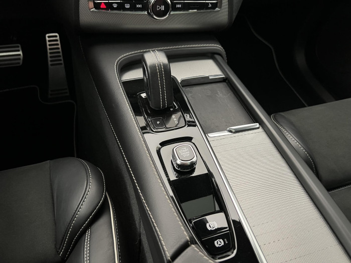 Volvo XC90 T8 AWD RECHARGE R-DESIGN 7MÍST