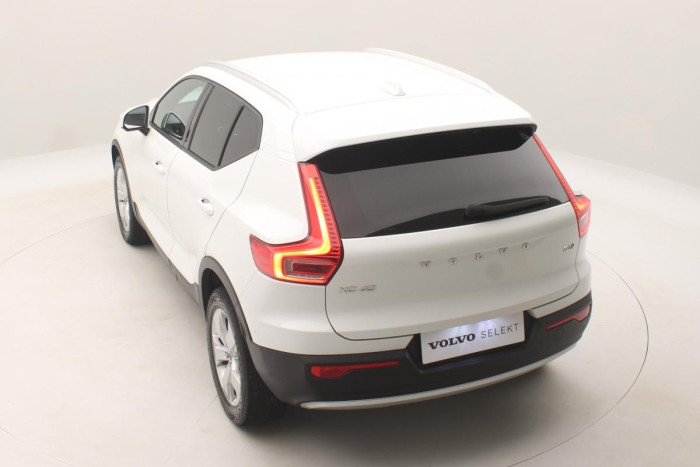 Volvo XC40 T4 AWD MOMENTUM AUT CZ 1.maj 2.0 Momentum