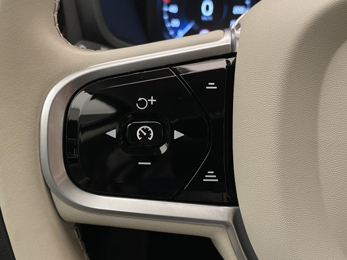 Volvo V60 CC D4 AWD MOMENTUM AUT CZ 2.0 d CC CC Momentum