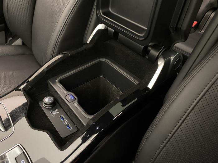 Land Rover Range Rover SDV6 AWD VOGUE REZERVACE