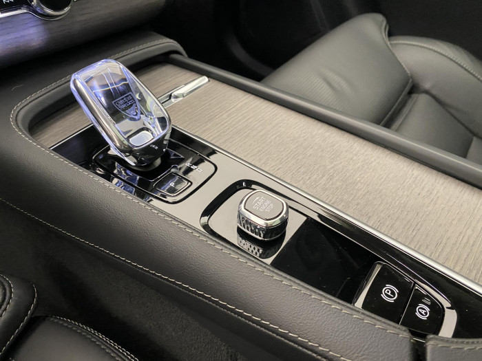 Volvo XC90 B5 AWD ULTIMATE DARK CZ 7míst