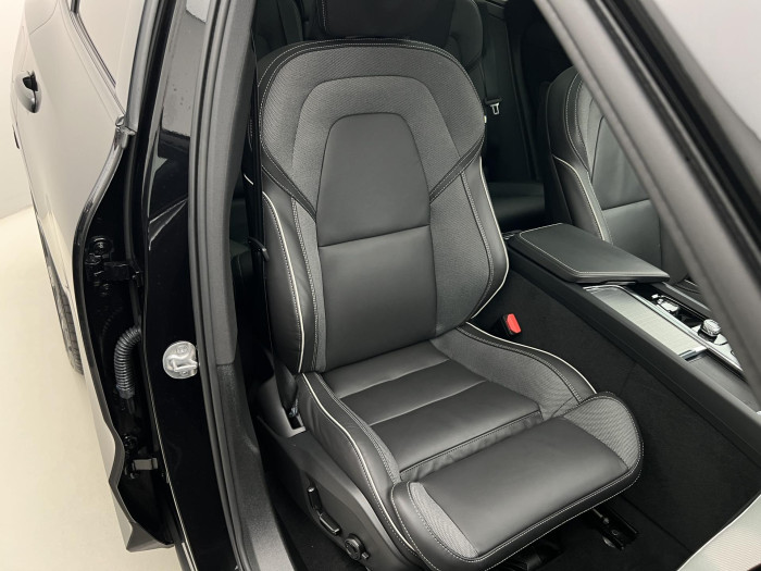 Volvo XC60 B5 AWD ULTRA BLACK EDITION AUT 2.0 Edition