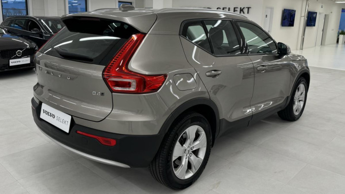 Volvo XC40 B4 AWD MOMENTUM REZERVACE 2.0 Momentum