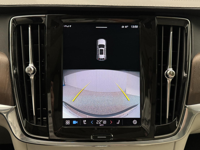 Volvo V90 CC B5 AWD PRO AUT REZERVACE 2.0 CC CC