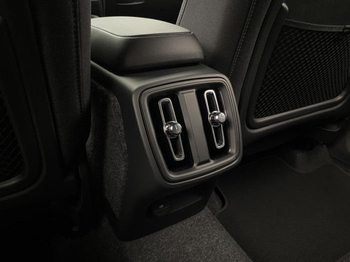 Volvo XC40 B3 AUT DARK PLUS