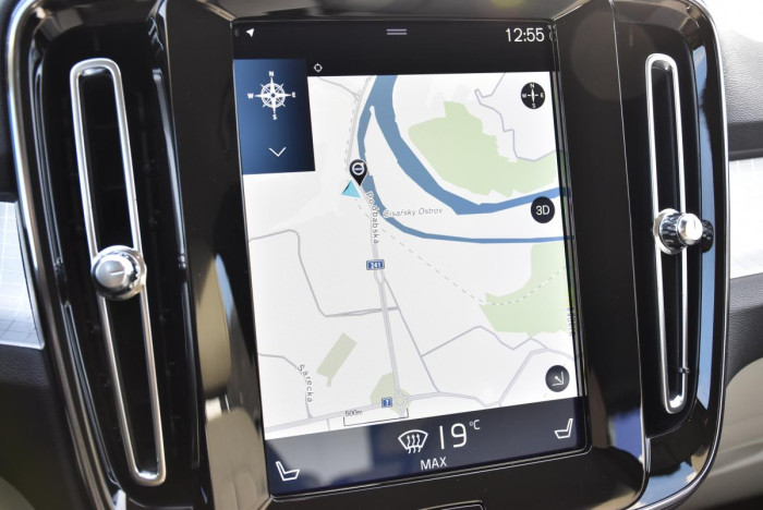 Volvo XC40 D3 MOMENTUM 1.maj. REZERVACE 2.0 d Momentum
