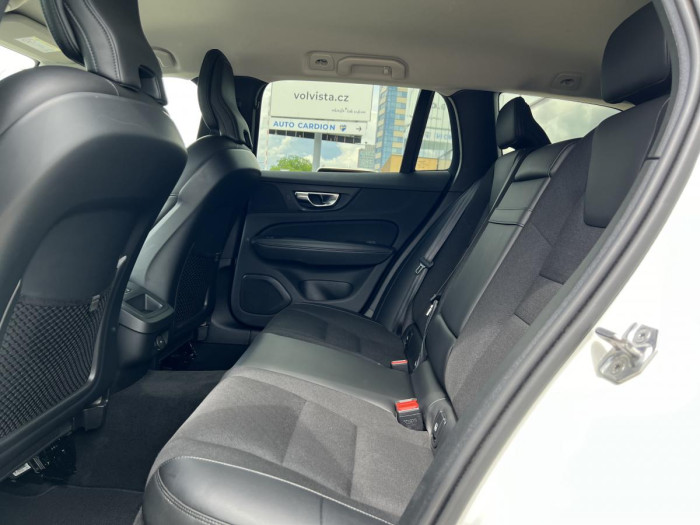 Volvo V60 CROSS COUNTRY B4 AWD Aut 1.maj