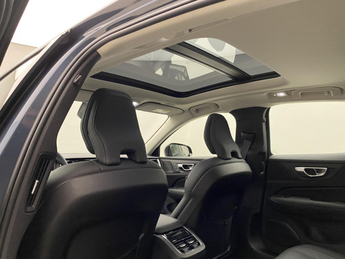 Volvo S60 B5 AWD ULTIMATE DARK AUT 1.maj