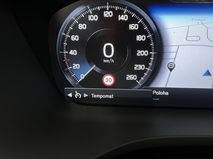 Volvo XC60 B4 AWD MOMENTUM AUT CZ 2.0 Momentum