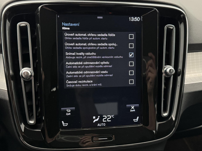 Volvo XC40 B3 MOMENTUM PRO REZERVACE 2.0 Momentum