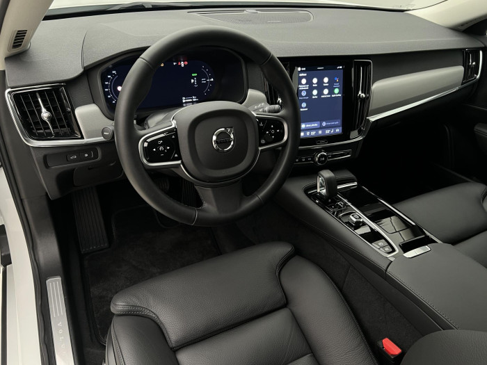 Volvo V90 T6 AWD RECHARGE PLUS DARK AUT