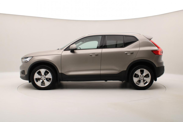 Volvo XC40 B4 AWD MOMENTUM AUT REZERVACE 2.0 Momentum