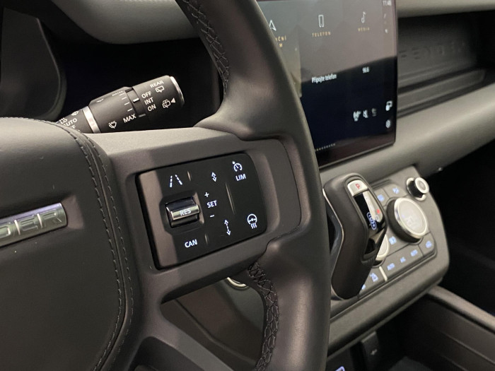 Land Rover Defender 110 D300 X-DYNAMIC HSE AWD 7m 3.0 d Dynamic