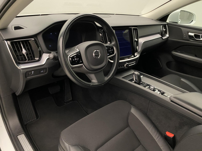 Volvo V60 CC B4 AWD MOMENTUM AUT 1.maj. 2.0 CC CC Momentum