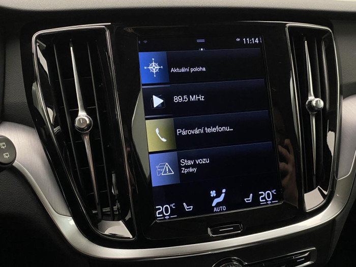 Volvo V60 CC B4 AWD MOMENTUM REZERVACE 2.0 CC CC Momentum