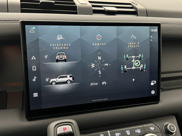 Land Rover Defender 110 D250 X-Dyn SE REZERVACE 3.0 d SE