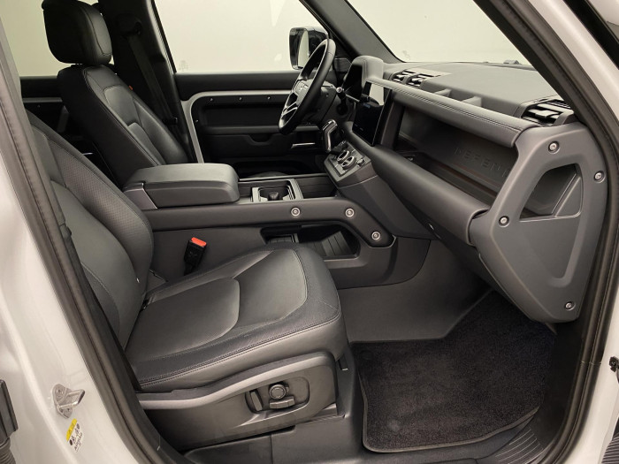 Land Rover Defender 110 D300 X-DYNAMIC HSE AWD AUT 3.0 d Dynamic