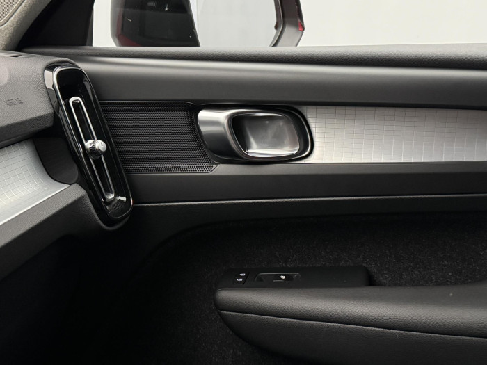 Volvo XC40 T3 MOMENTUM CZ 1. maj. 1.5 Momentum