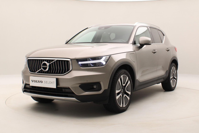 Volvo XC40 T5 INSCRIPTION REZERVACE