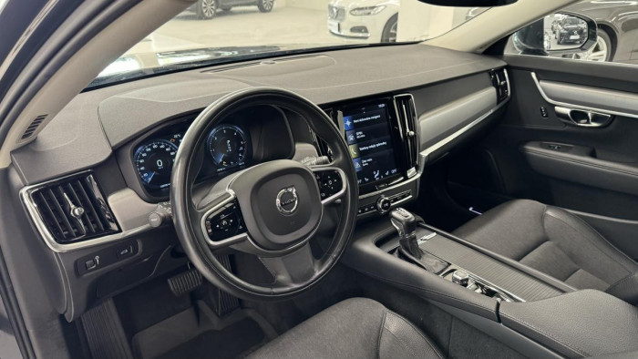 Volvo V90 D4 MOMENTUM REZERVACE 2.0 d Momentum