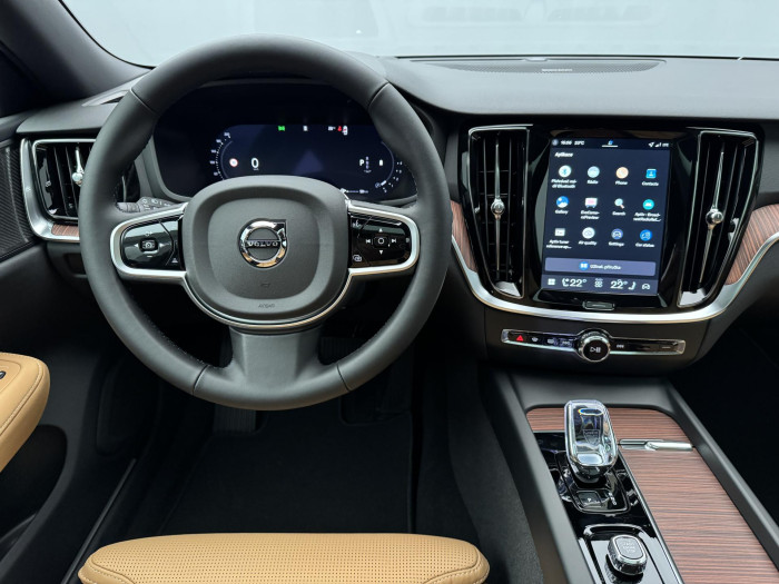 Volvo V60 B4 AUT DARK PLUS