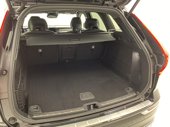 Volvo XC60 T5 AWD INSCRIPTION REZERVACE