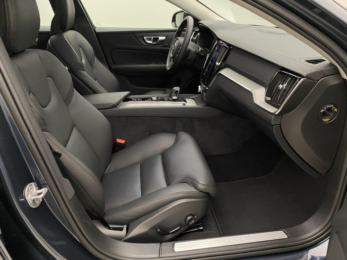 Volvo S60 B5 AWD ULTIMATE DARK AUT 1.maj