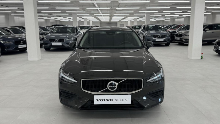Volvo V60 B4 MOMENTUM AUT REZERVACE 2.0 Momentum